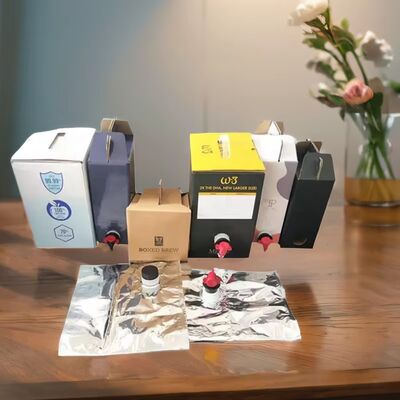 کیسه سطحی بافت دار در جعبه ظرف پلاستیکی با اسپوت مناسب برای کاربردهای بسته بندی مایع درجه غذایی